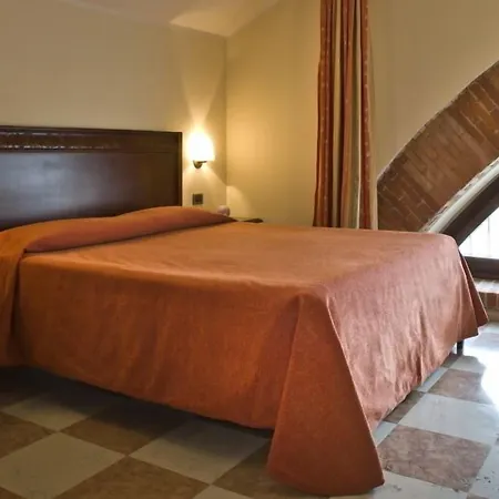 La Corte Albertina Otel Bra