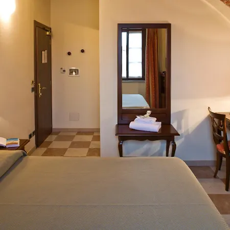 La Corte Albertina Otel Bra