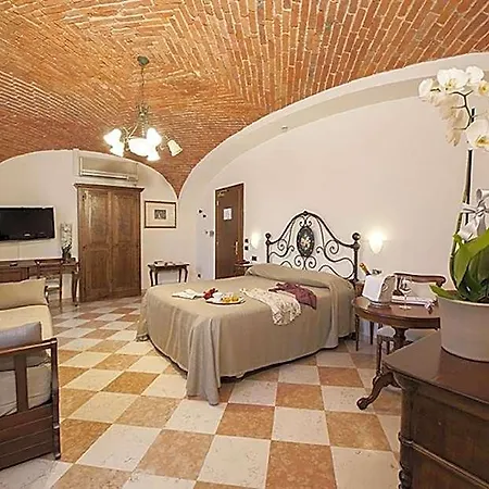 La Corte Albertina 3* Bra