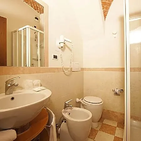 Otel La Corte Albertina Bra