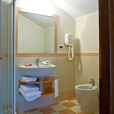 Otel La Corte Albertina Bra