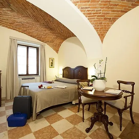 La Corte Albertina Otel Bra