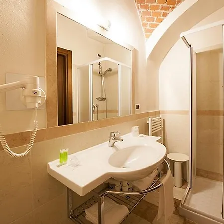 La Corte Albertina 3* Μπρα